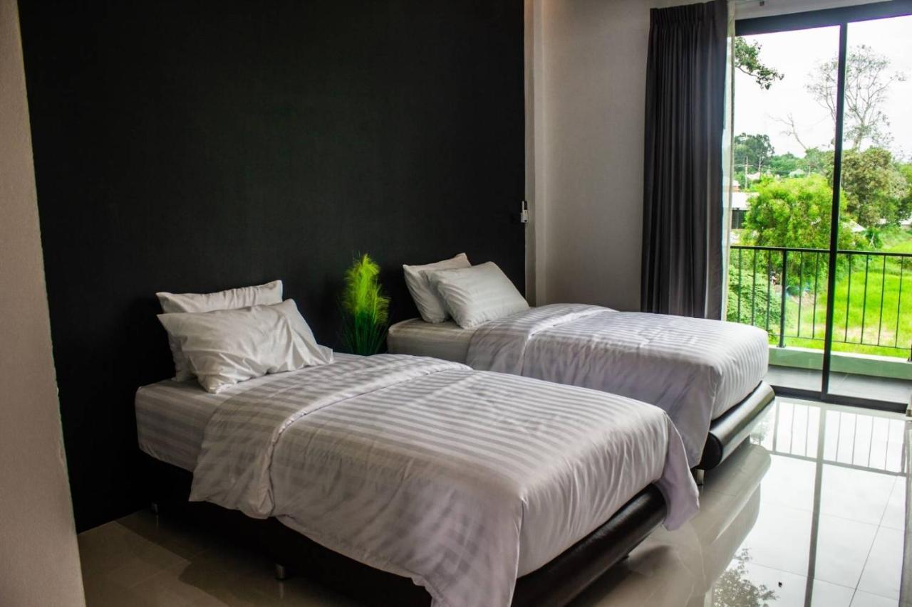 De Vine House Hotel Roi Et Luaran gambar
