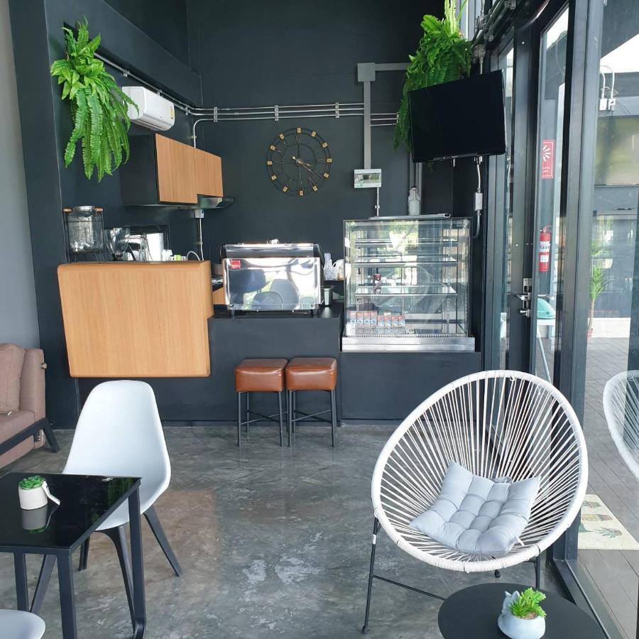 De Vine House Hotel Roi Et Luaran gambar