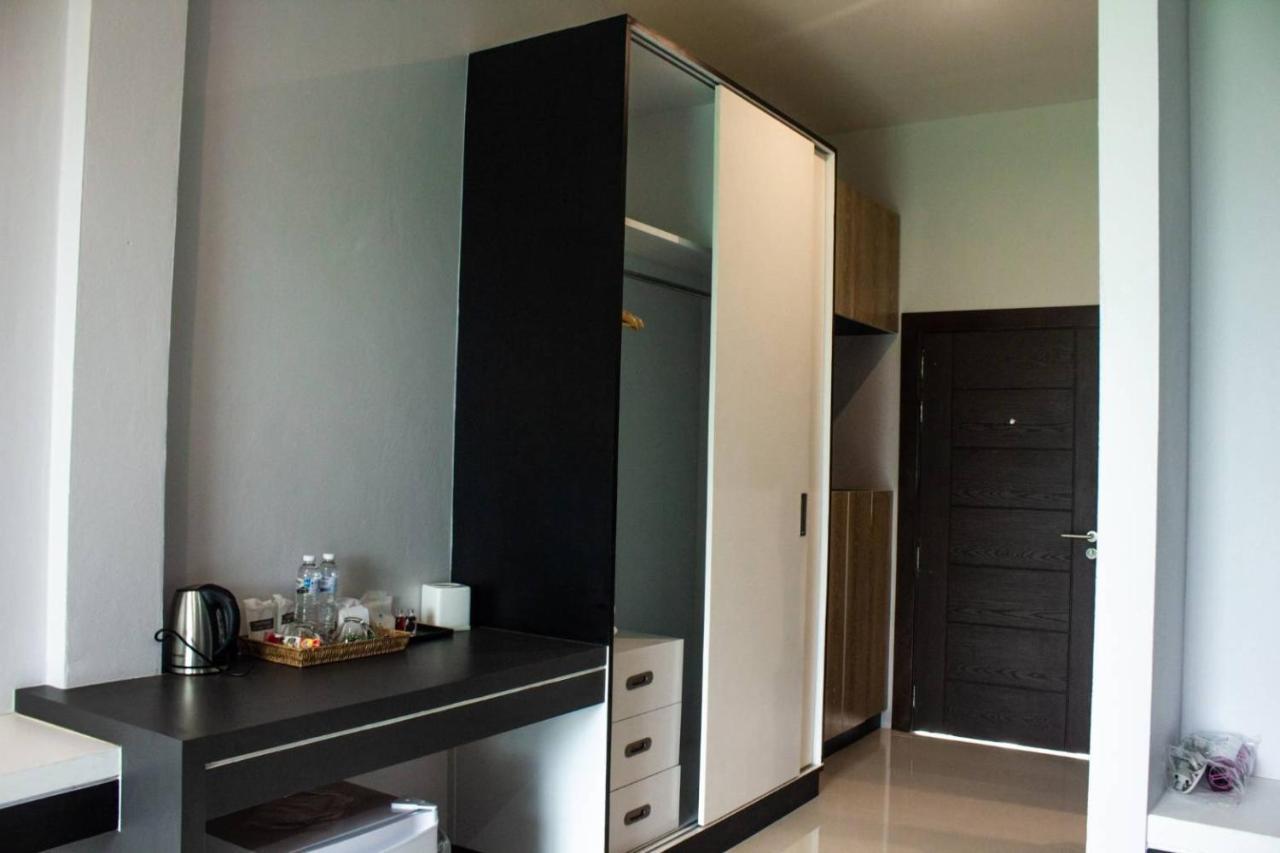 De Vine House Hotel Roi Et Luaran gambar
