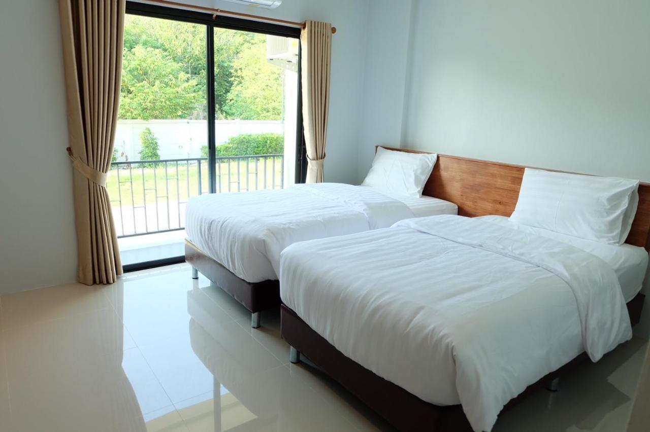 De Vine House Hotel Roi Et Luaran gambar