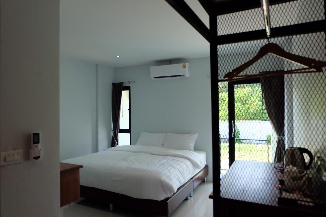 De Vine House Hotel Roi Et Luaran gambar