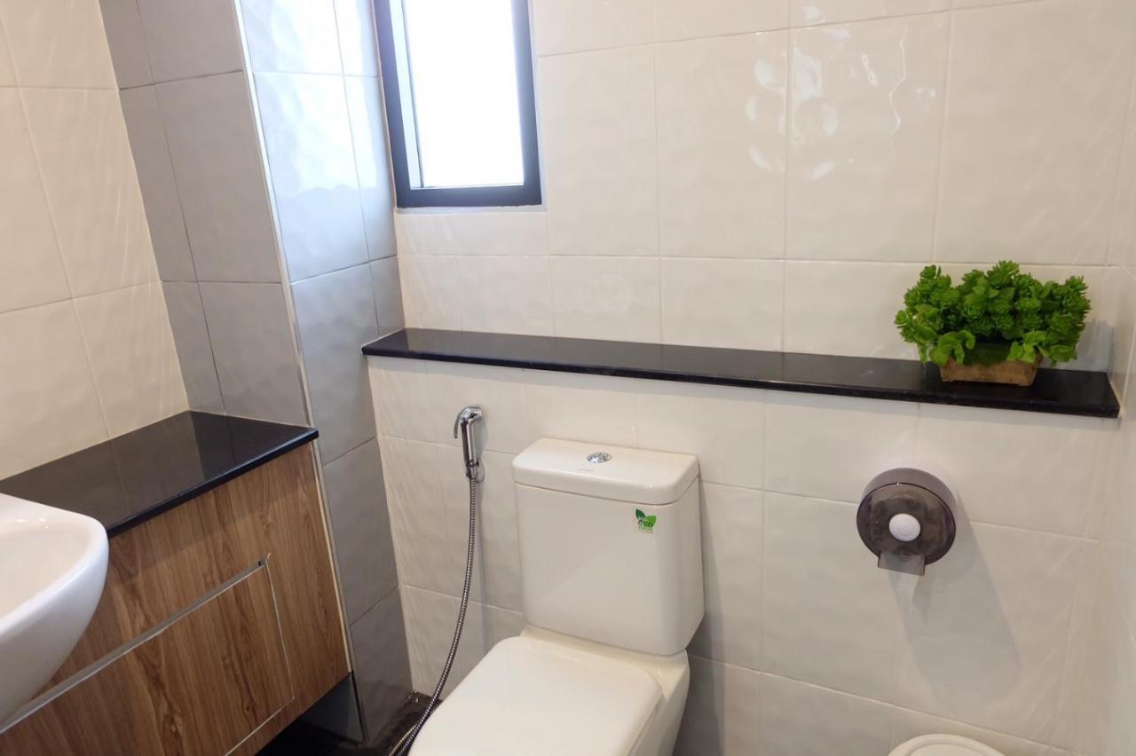 De Vine House Hotel Roi Et Luaran gambar