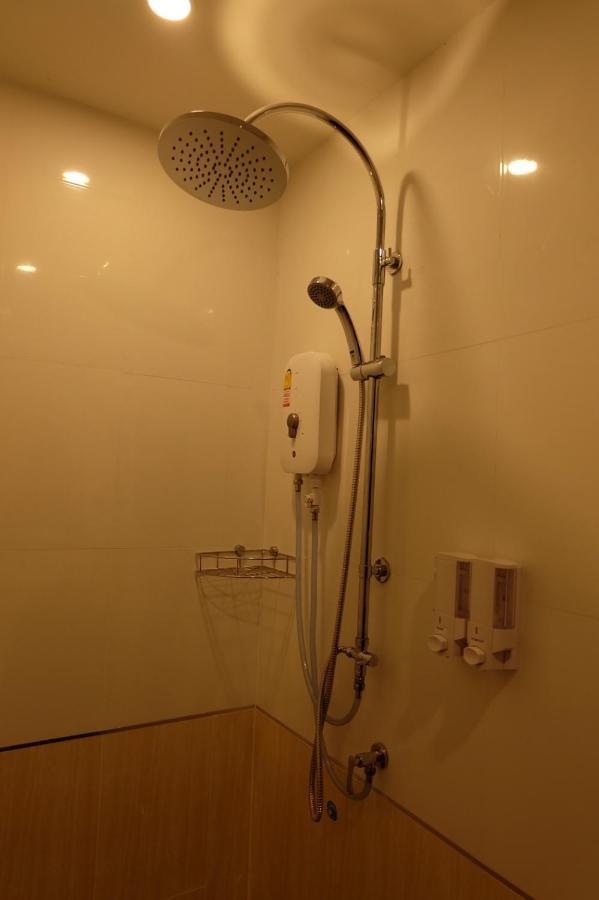 De Vine House Hotel Roi Et Luaran gambar