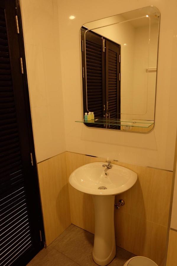 De Vine House Hotel Roi Et Luaran gambar
